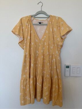 Universal Thread Women’s Mustard Floral Tiered V-Neck Dress